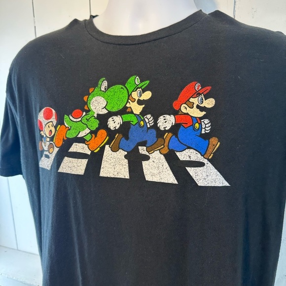 Super Mario Nintendo T-Shirt Men’s Black XL Abbey Road Beatles Spoof Luigi - Picture 3 of 9